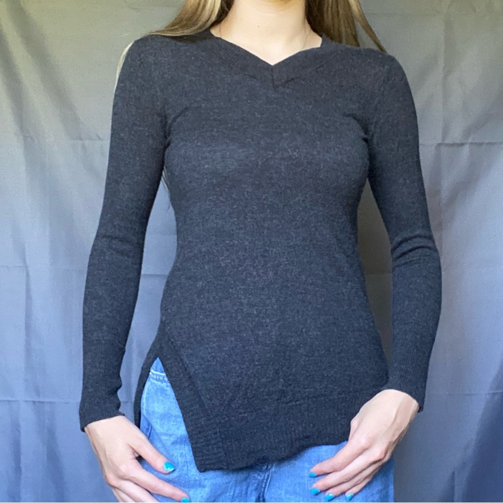 Max Studio Small 100% Extra Fine Merino Wool Dark Grey Black Long Sleeve Sweater